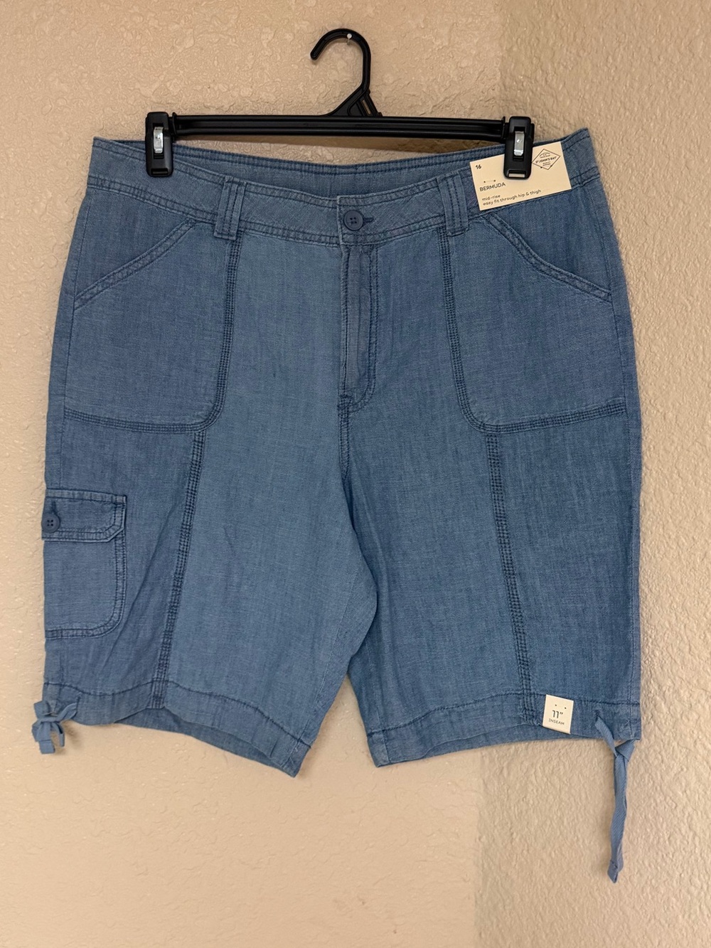 4/$20 St. John's Bay Light Blue Cargo Shorts